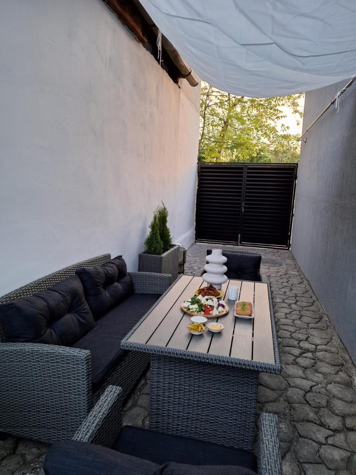 Serbian House Timisoara Bagian luar foto